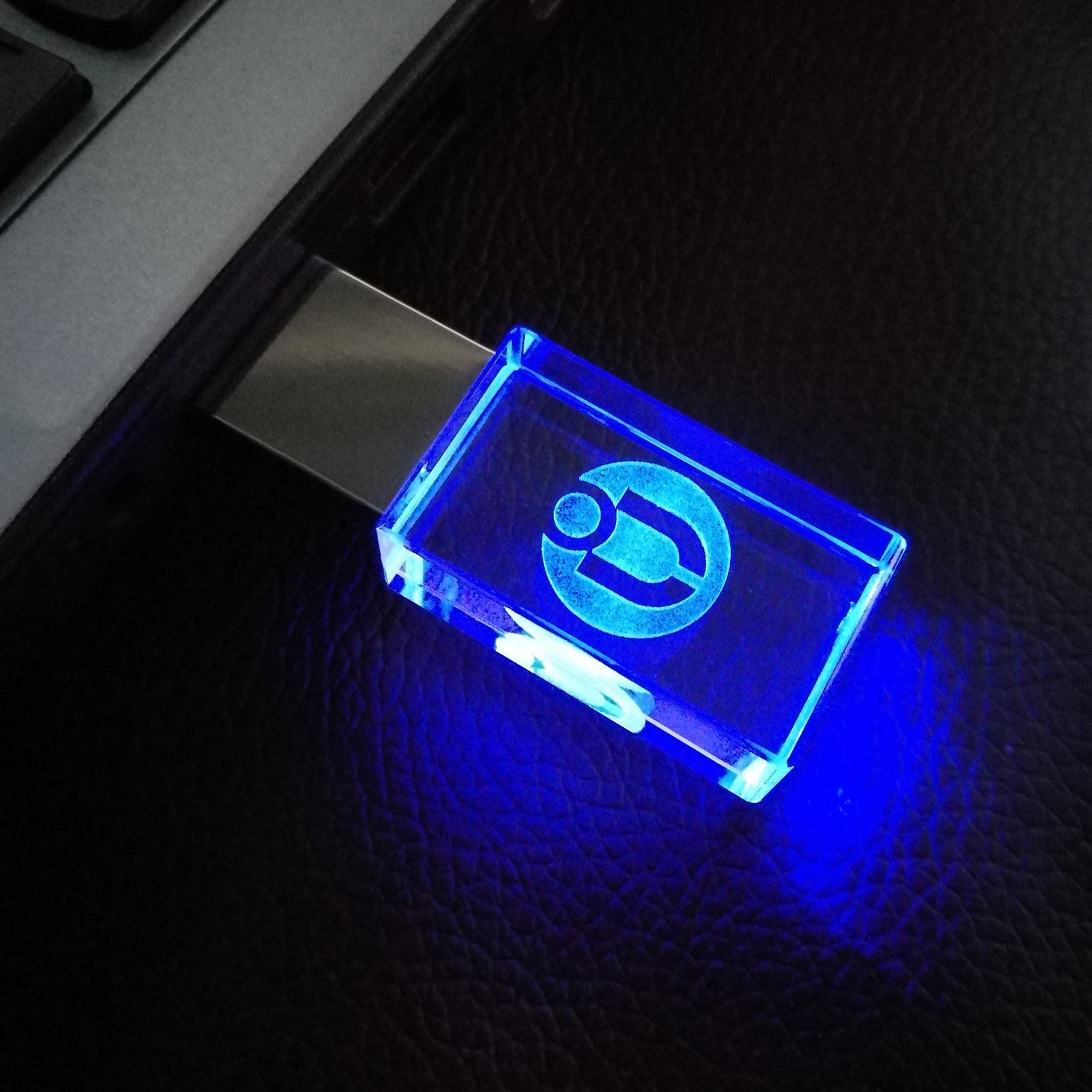 Custom Logo USB Flash Drive Memory stick 2.0/3.0 8GB 16GB 32GB 64GB Crystal Glass Pendrive New Corporate Wedding Gift 128GB Capacity Box Packing